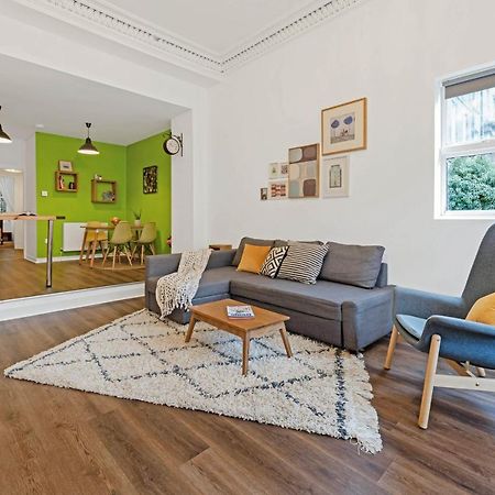 Cheerful Stays: Spacious Flat In Vibrant Leith Edinburgh Eksteriør billede