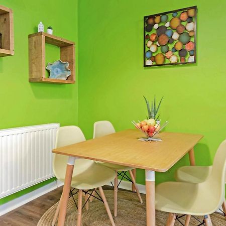 Cheerful Stays: Spacious Flat In Vibrant Leith Edinburgh Eksteriør billede