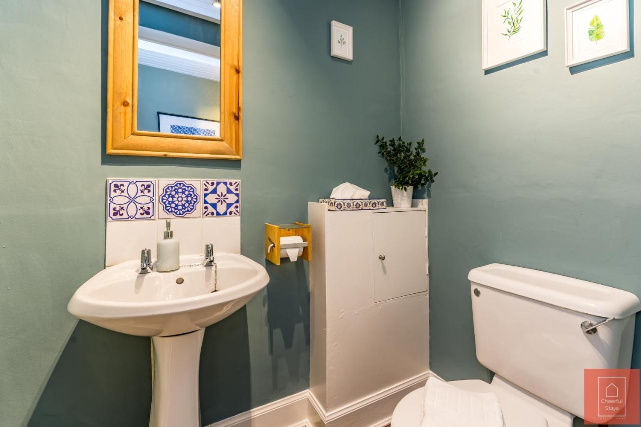 Cheerful Stays: Spacious Flat In Vibrant Leith Edinburgh Eksteriør billede