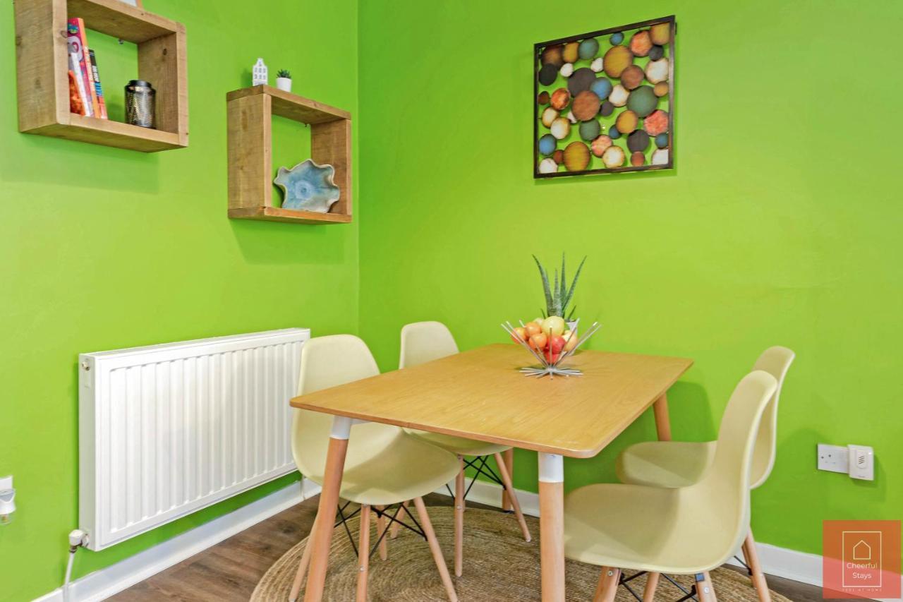 Cheerful Stays: Spacious Flat In Vibrant Leith Edinburgh Eksteriør billede