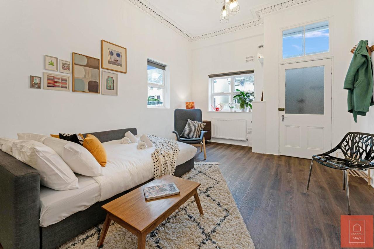 Cheerful Stays: Spacious Flat In Vibrant Leith Edinburgh Eksteriør billede