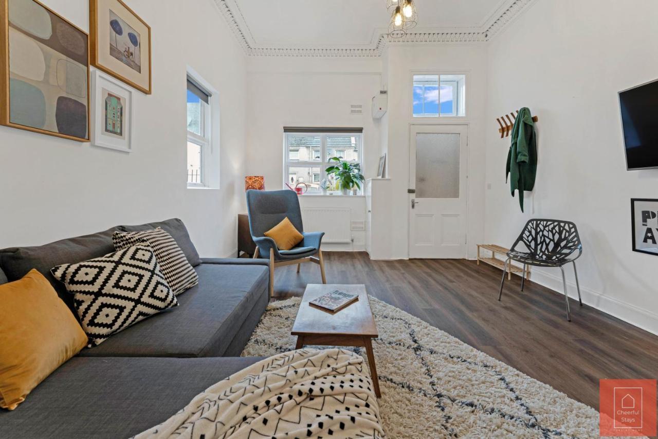 Cheerful Stays: Spacious Flat In Vibrant Leith Edinburgh Eksteriør billede