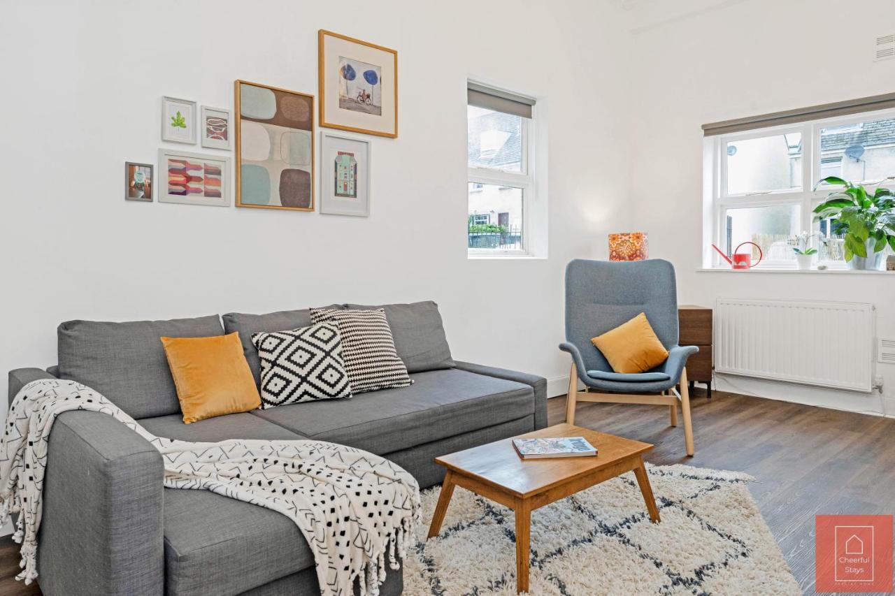 Cheerful Stays: Spacious Flat In Vibrant Leith Edinburgh Eksteriør billede