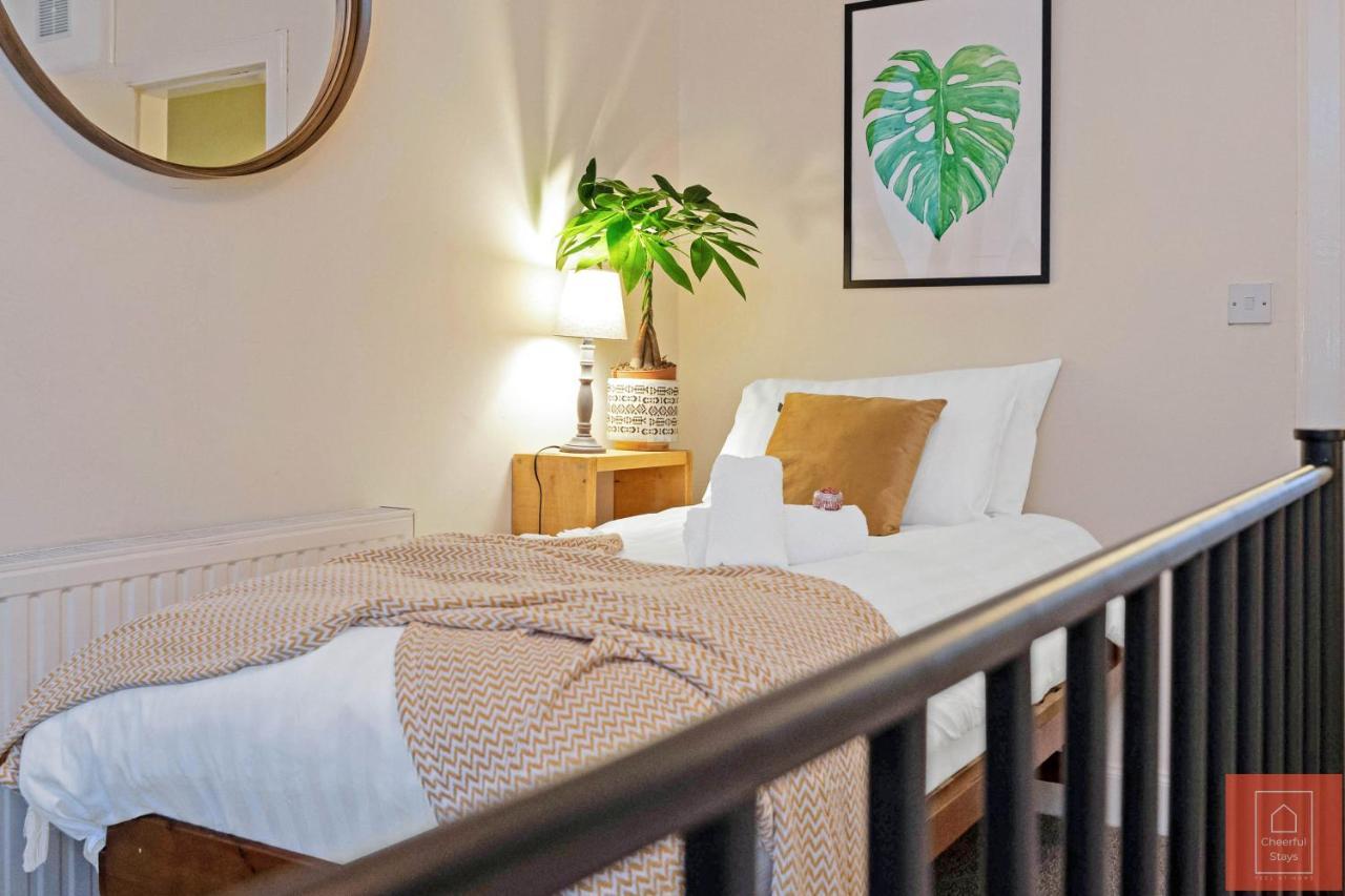 Cheerful Stays: Spacious Flat In Vibrant Leith Edinburgh Eksteriør billede